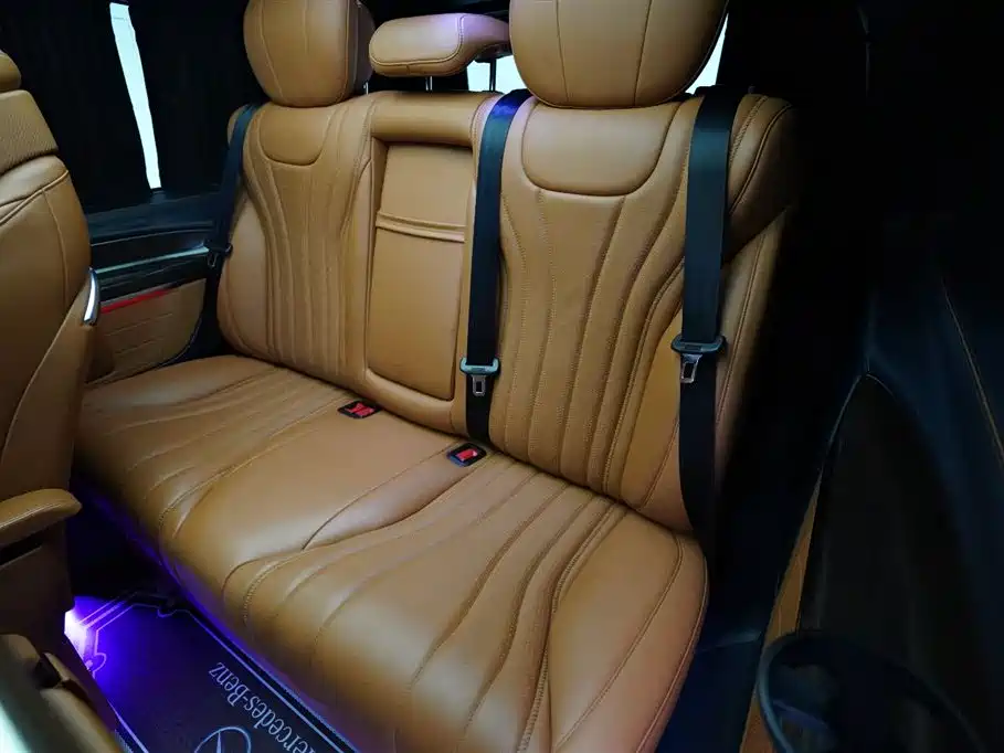 Mercedes-Benz V-Class 2022 — фото 16