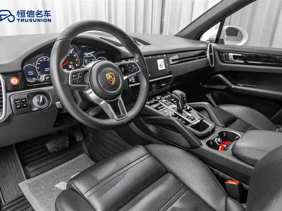 Porsche Cayenne 2018 — фото 12