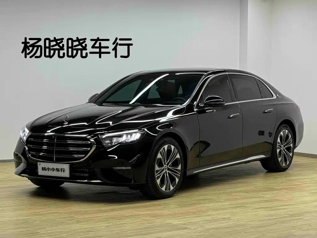 Mercedes-Benz E-Class 2025 — фото 1