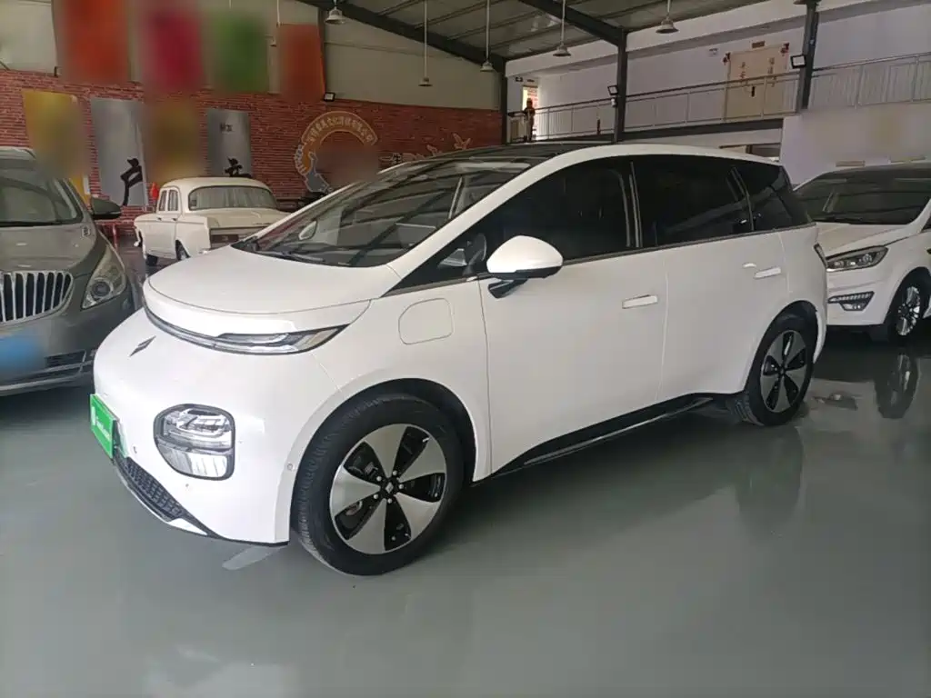 Baojun Clouds 2023