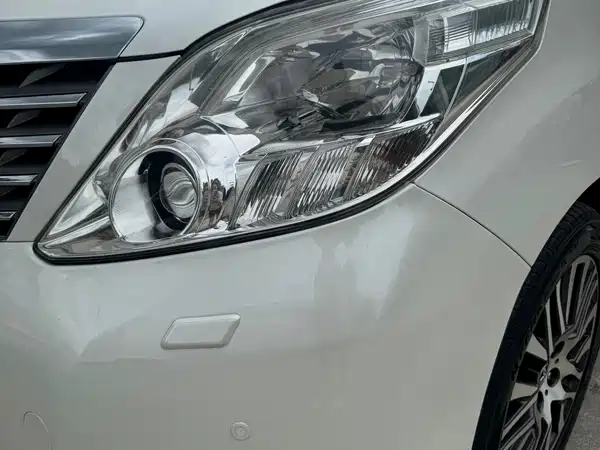 Toyota Alphard 2011