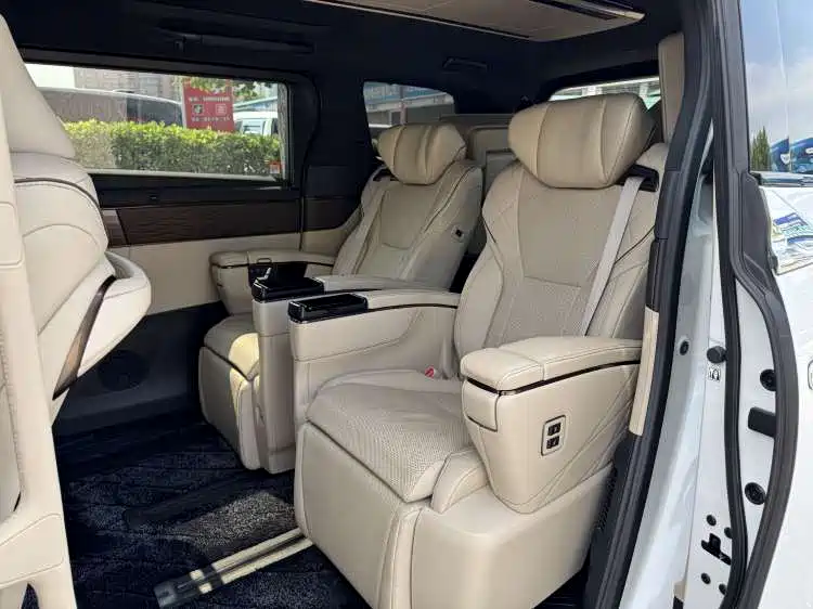 Toyota Alphard 2024 — фото 7