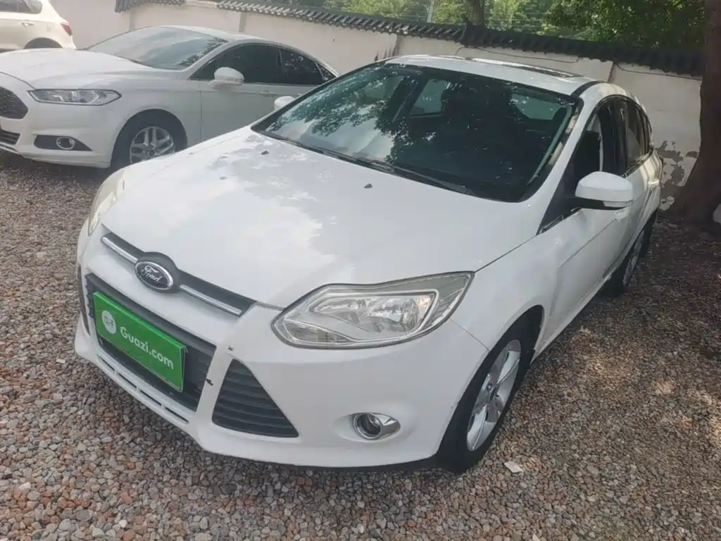 Ford Focus 2014 — фото 1