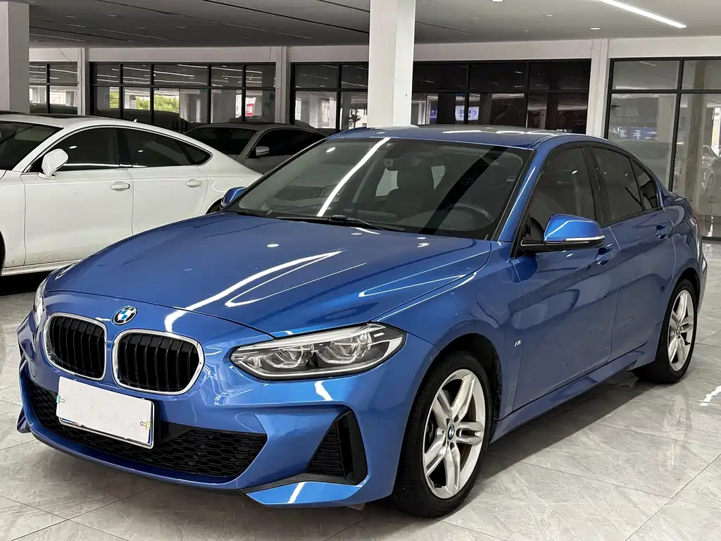 BMW 1 Series 2020 — фото 1