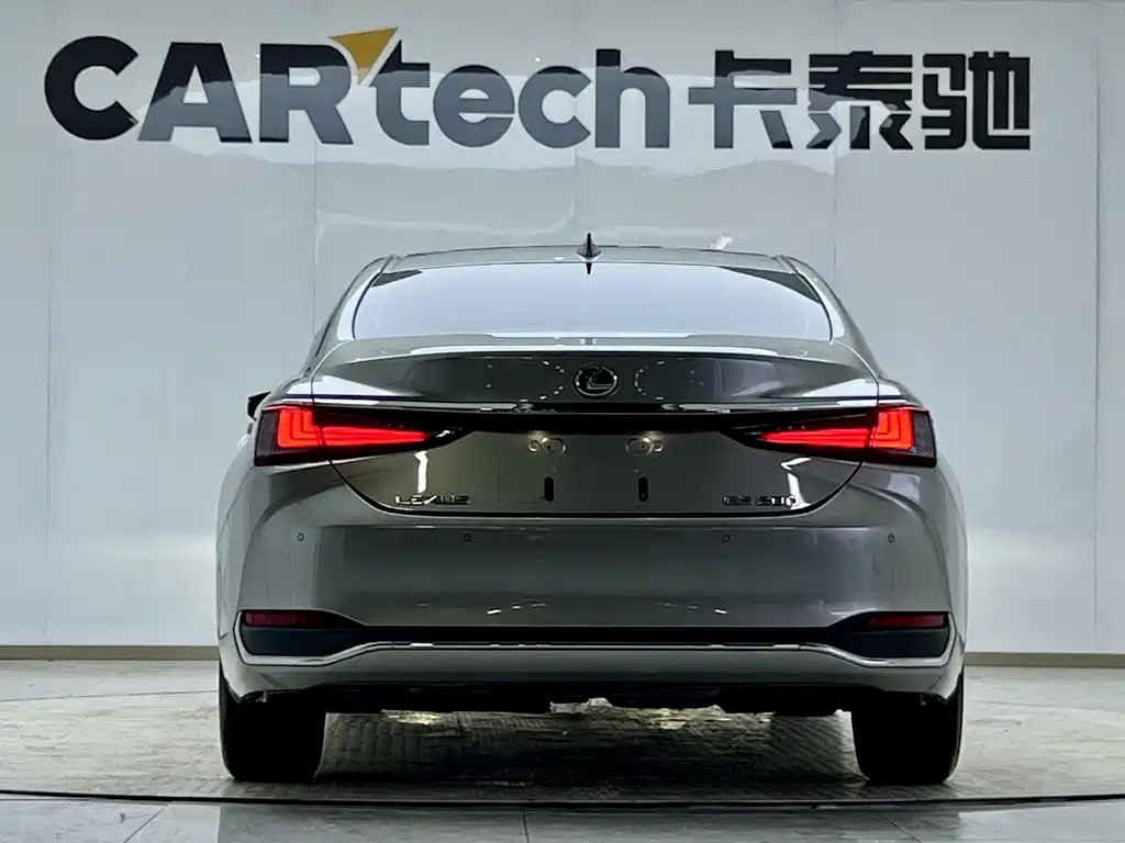 Lexus ES 2022 — фото 18