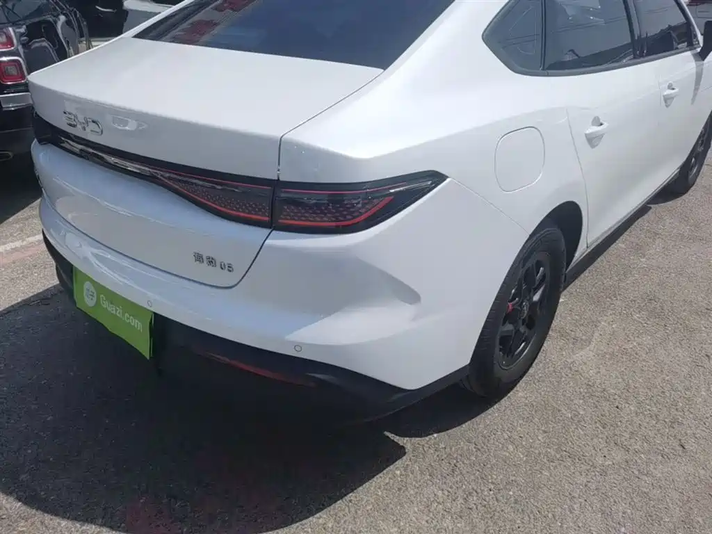 BYD Seal 05 DM-i 2025 — фото 8