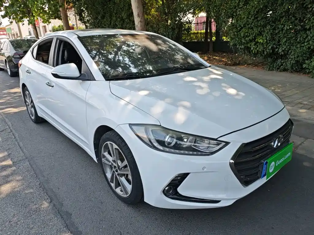 Hyundai Elantra 2016 — фото 4