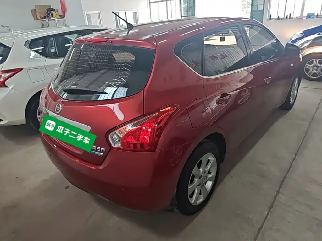 Nissan Tiida 2015