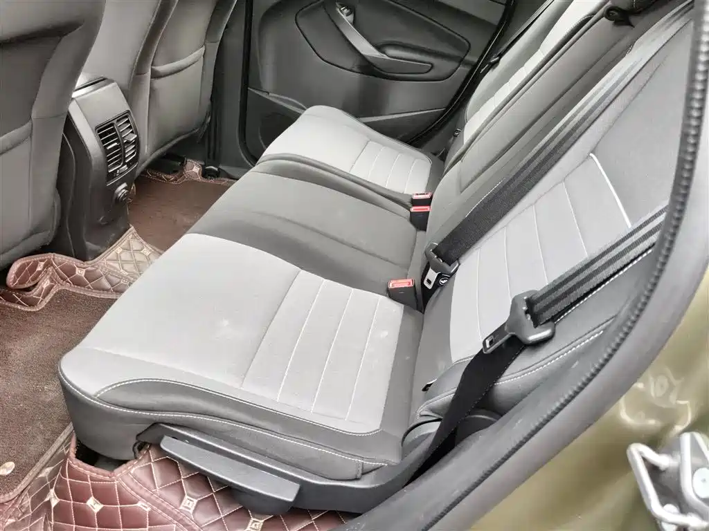 Ford Kuga 2015 — фото 13