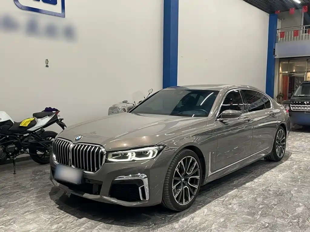 BMW 7 Series 2021 — фото 1