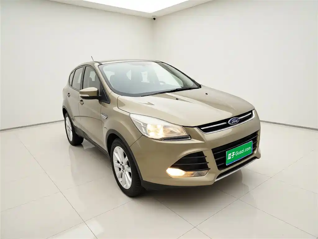 Ford Kuga 2015 — фото 22
