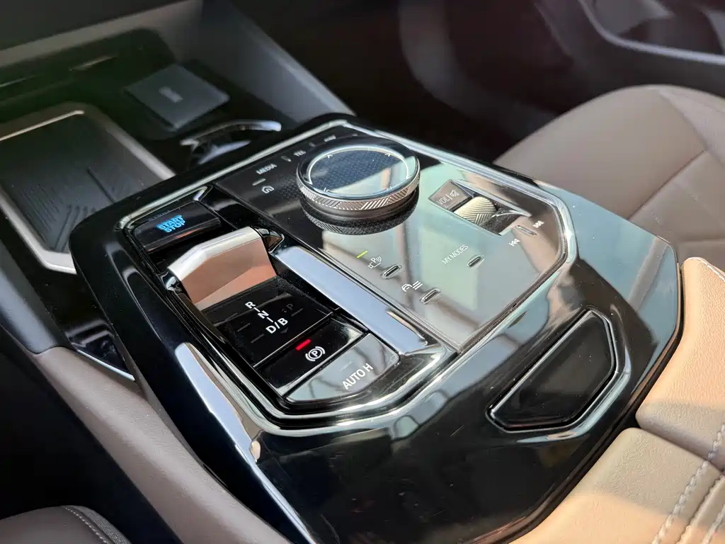 BMW i5 2026 — фото 16