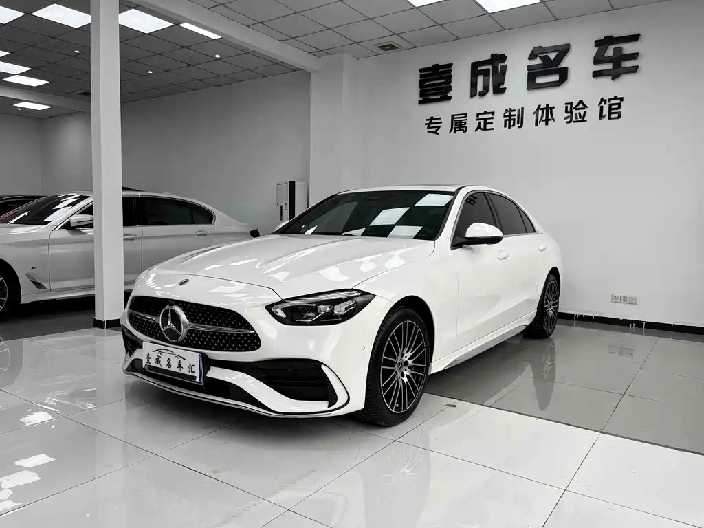 Mercedes-Benz C-Class 2024 — фото 1