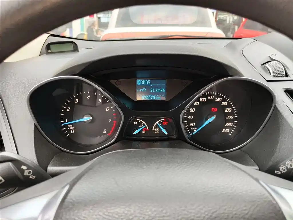 Ford Kuga 2015 — фото 8