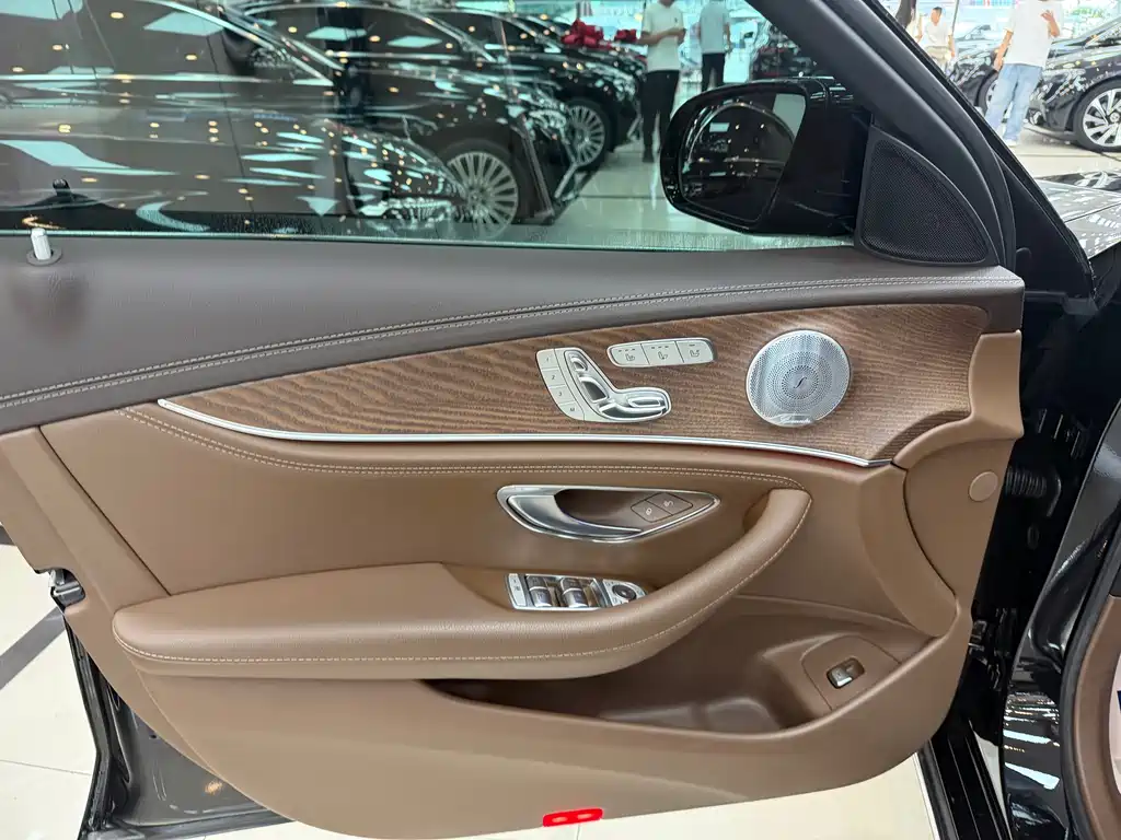 Mercedes-Benz E-Class 2020 — фото 4