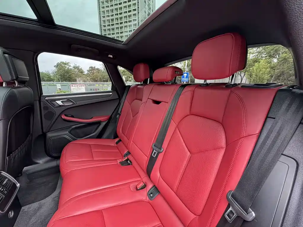 Porsche Macan 2019 — фото 17