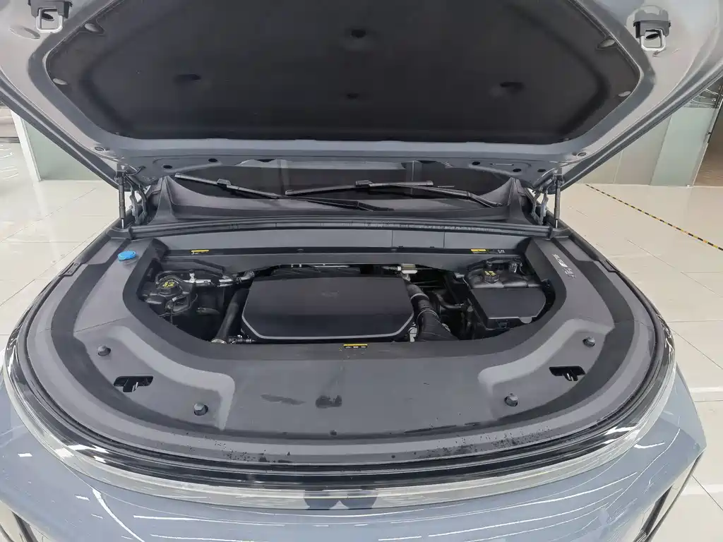 Li Auto Li L8 2025
