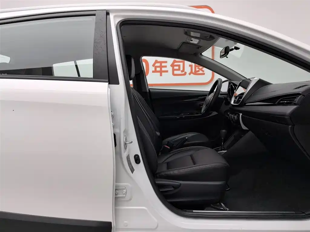 Toyota Yaris L 2020 — фото 23