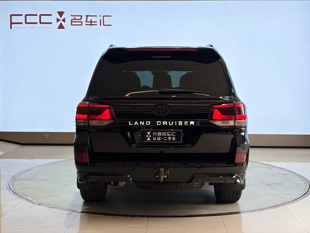 Toyota Land Cruiser 2020 — фото 6