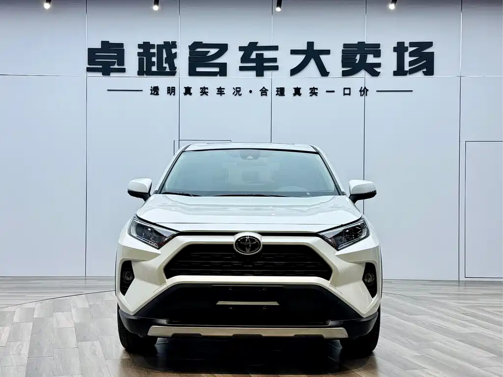 Toyota RAV4 2022 — фото 2