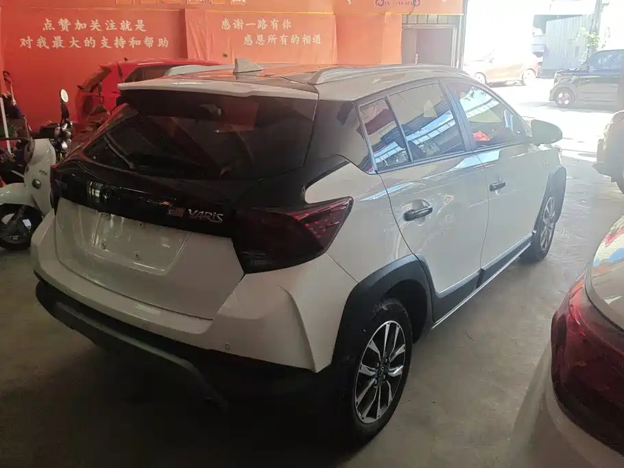Toyota Yaris L 2021
