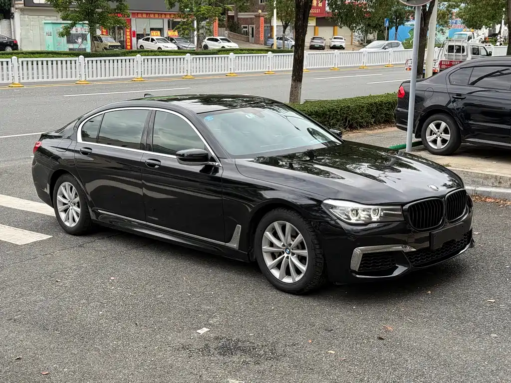 BMW 7 Series 2017 — фото 3