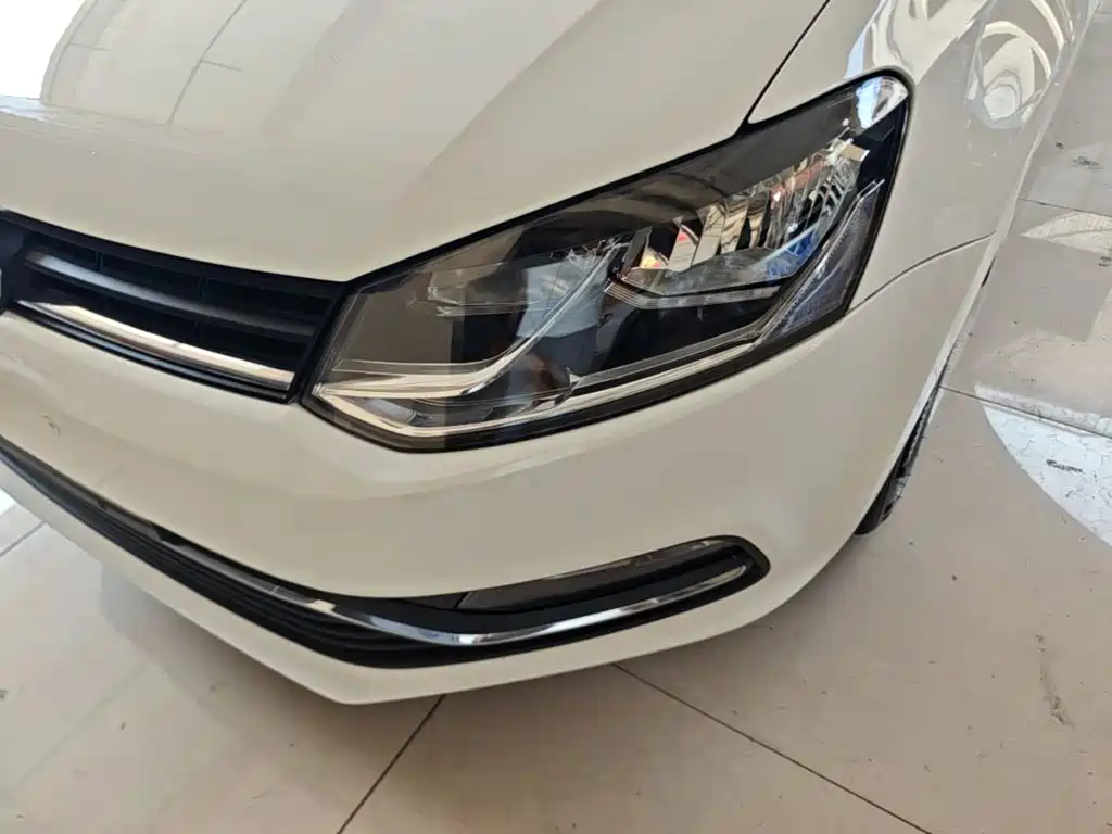 Volkswagen Polo 2015 — фото 24