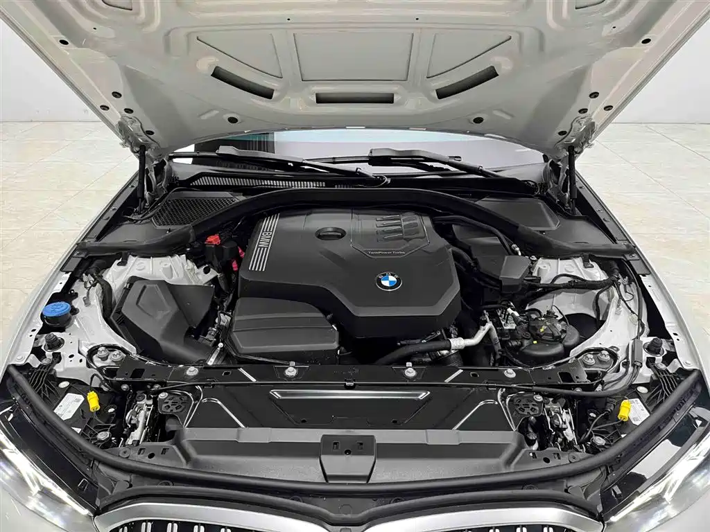 BMW 3 Series 2023 — фото 21