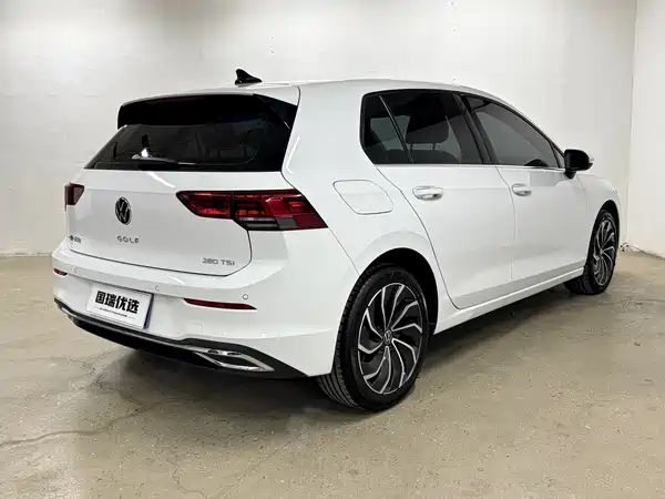 Volkswagen Golf 2021