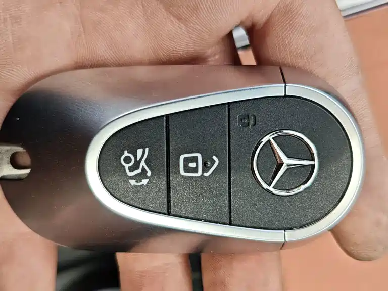 Mercedes-Benz GLC 2025 — фото 9