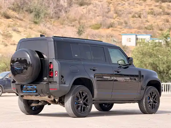 Land Rover Defender 2021
