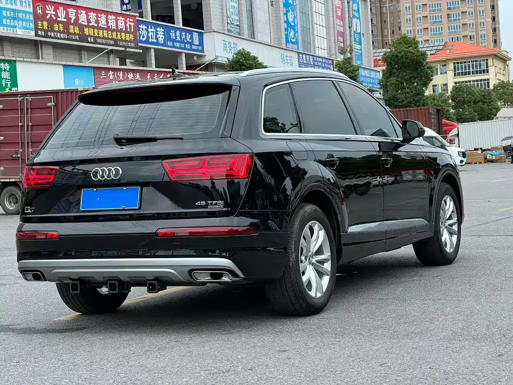 Audi Q7 2019 — фото 9