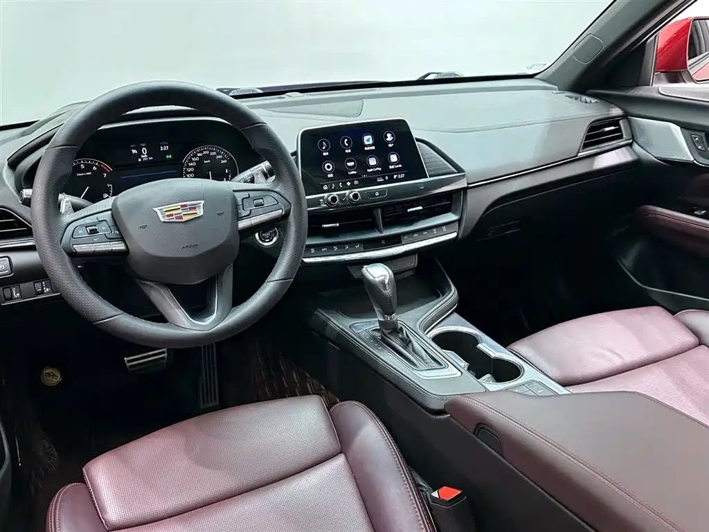 Cadillac CT4 2021 — фото 10