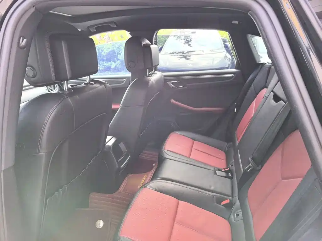 Porsche Macan 2015 — фото 16