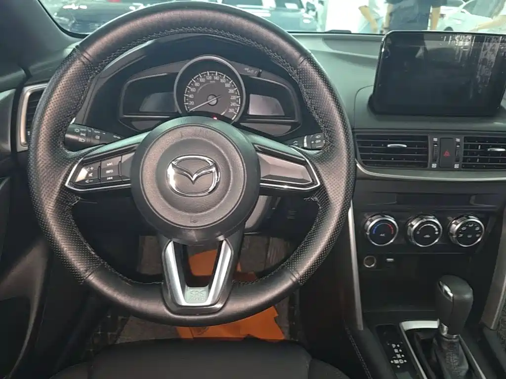 Mazda CX-4 2019 — фото 11