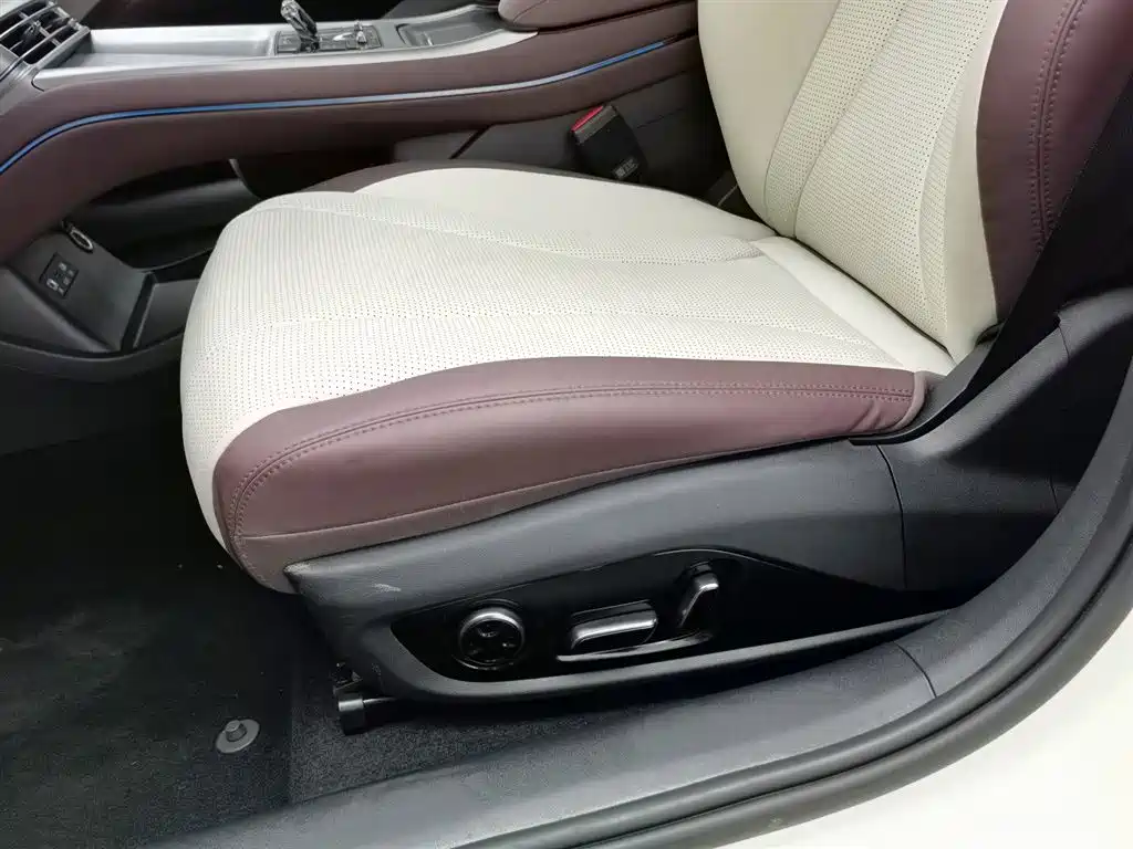 BYD Seal 07 DM-i 2025 — фото 20