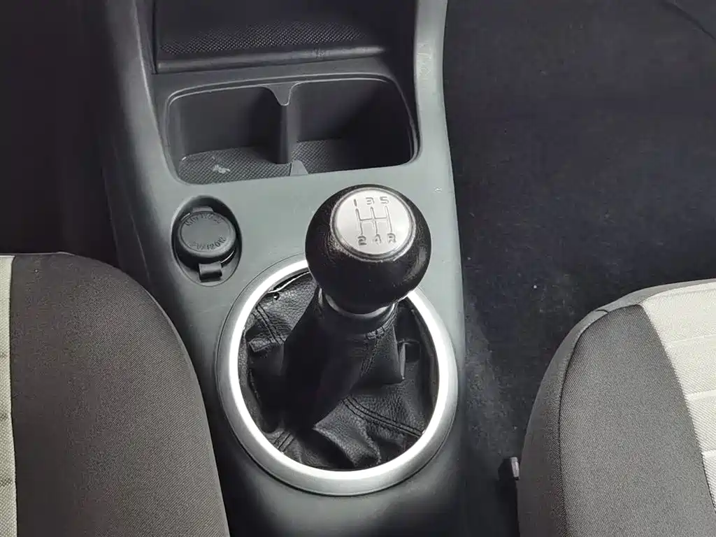 Suzuki Swift 2017 — фото 13