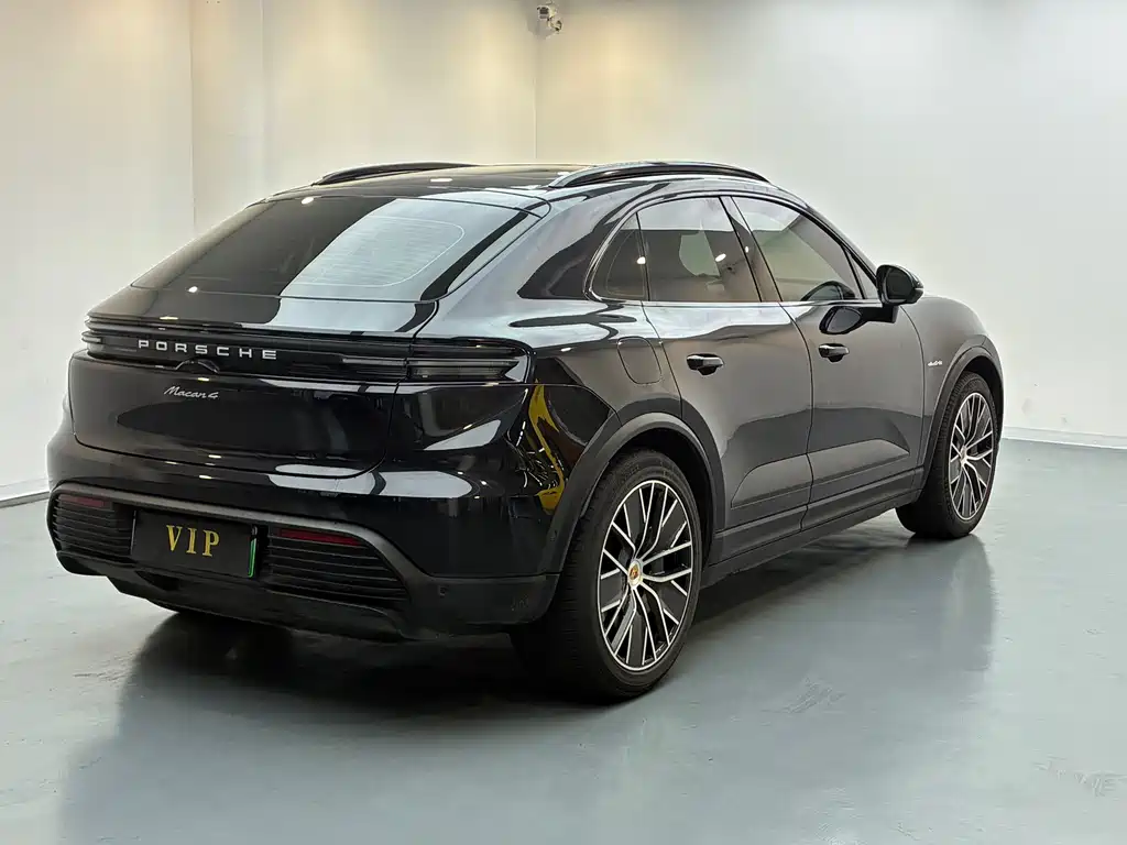 Porsche Macan EV 2025 — фото 16