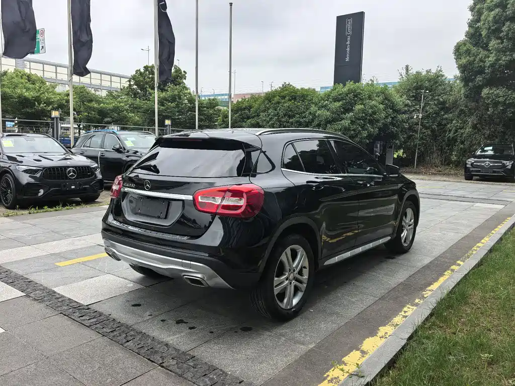 Mercedes-Benz GLA 2017 — фото 16