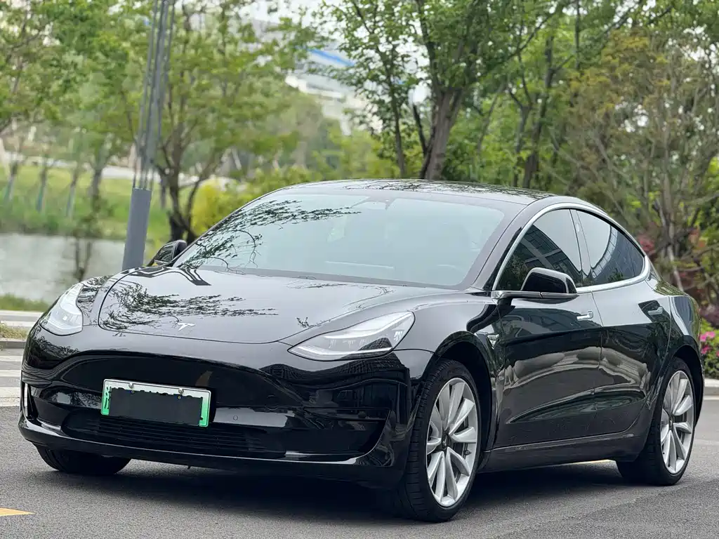 Tesla Model 3 2023 — фото 1