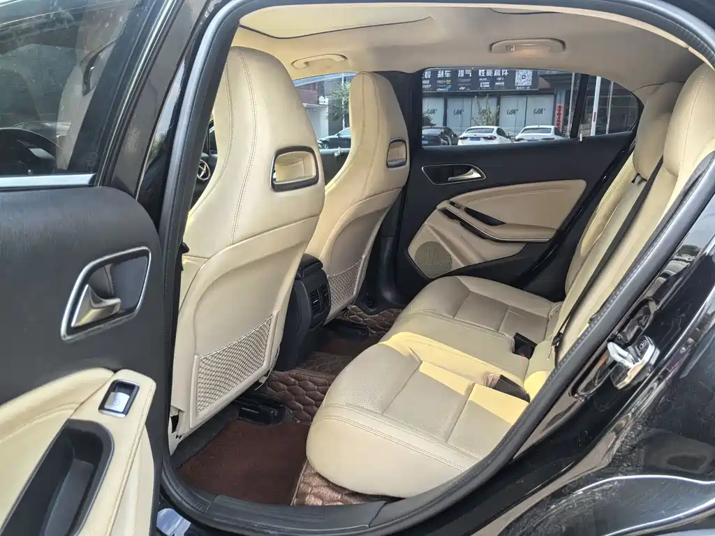 Mercedes-Benz GLA 2015 — фото 7