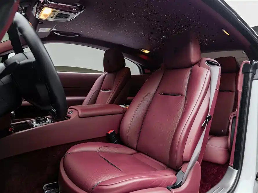 Rolls-Royce Wraith 2018 — фото 12