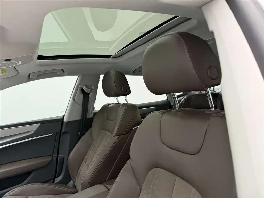 Audi A7L 2023 — фото 16