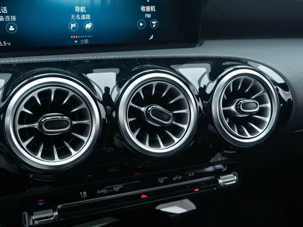 Mercedes-Benz A-Class 2022 — фото 14