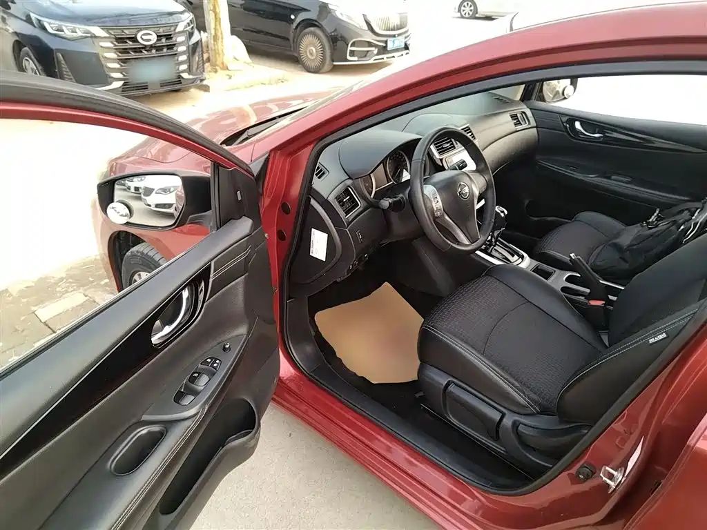 Nissan Tiida 2017 — фото 13