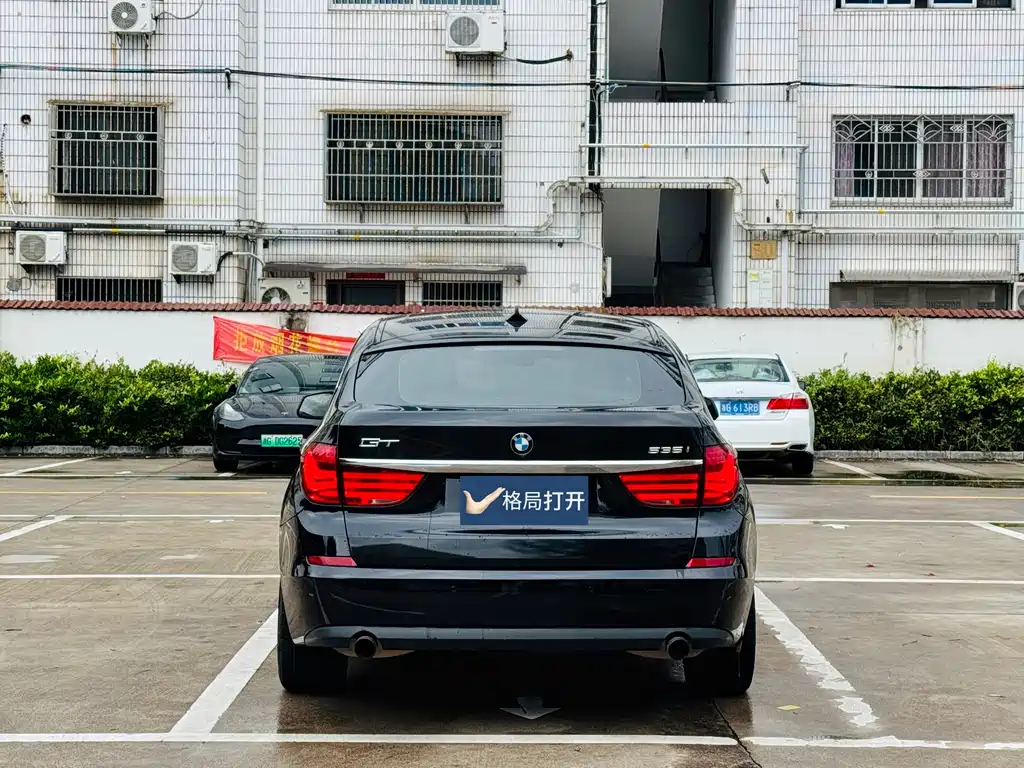 BMW 5 Series GT 2011