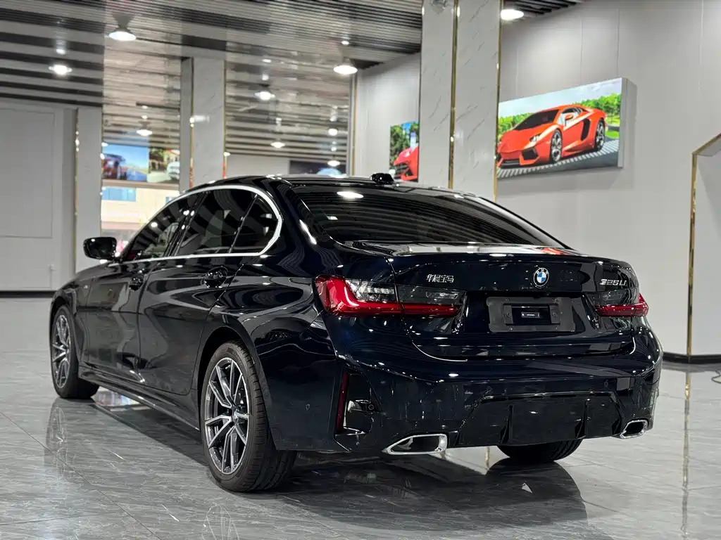 BMW 3 Series 2025 — фото 16