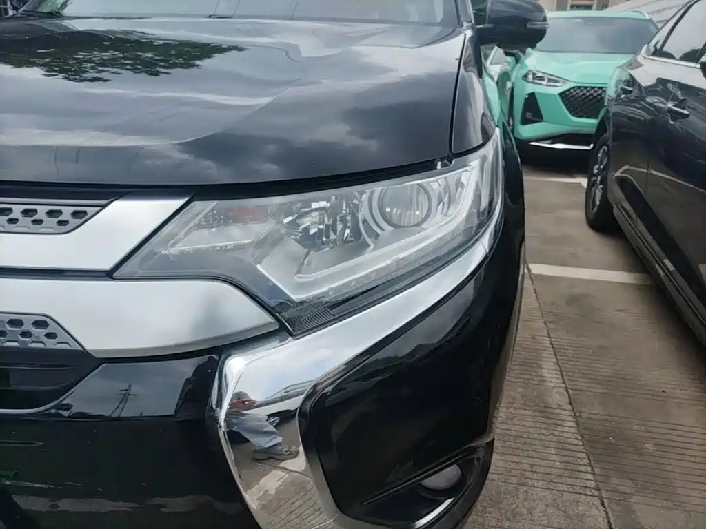 Mitsubishi Outlander 2019 — фото 24