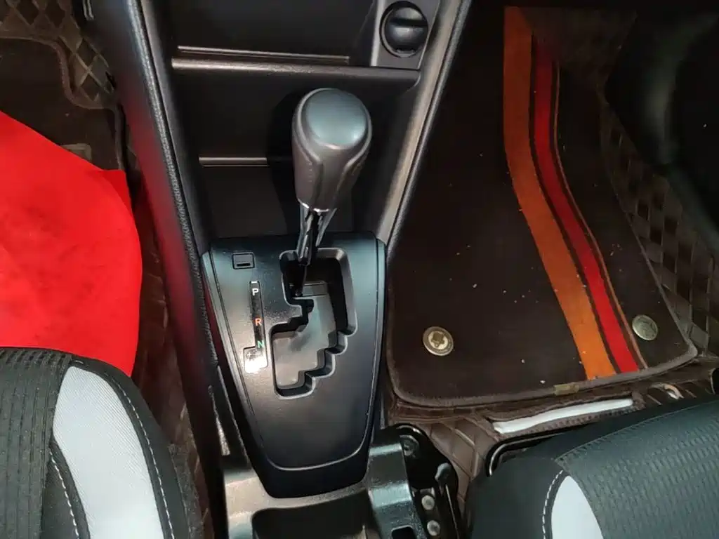 Toyota Yaris L 2023 — фото 14