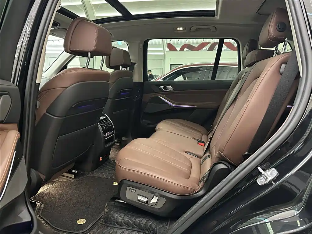 BMW X7 2022 — фото 19